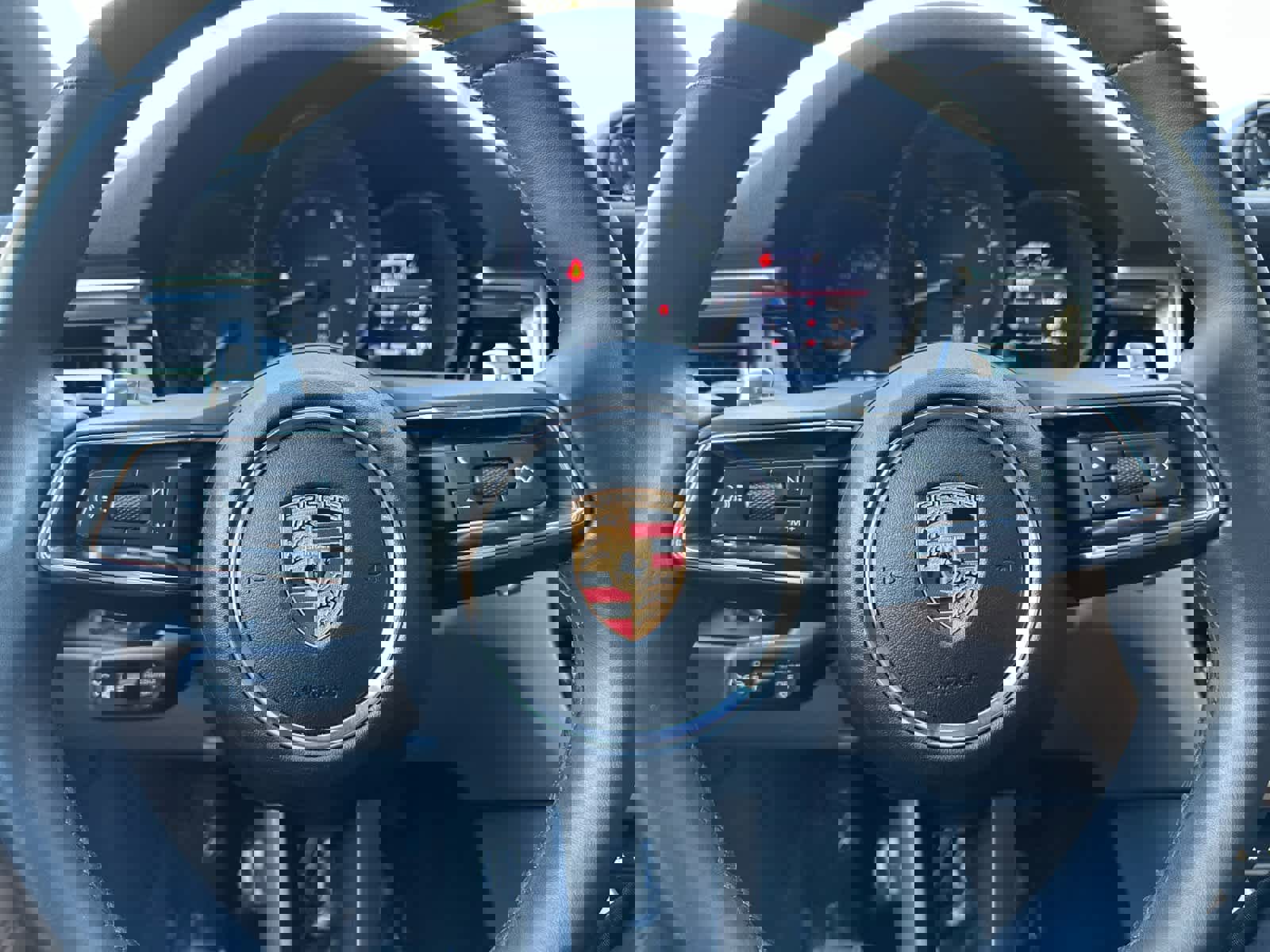 Used 2025 Porsche Macan image 25