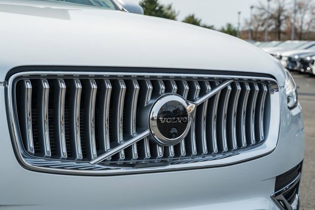 Used 2023 Volvo XC90 B6 Plus w/ Protection Package image 12