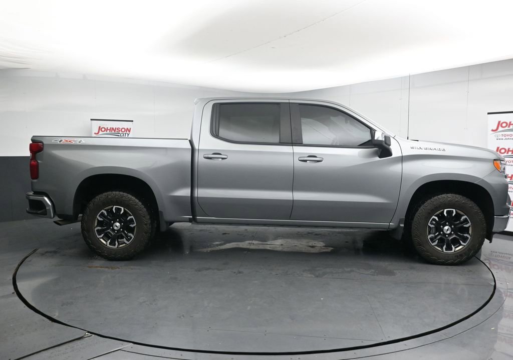 Used 2025 Chevrolet Silverado 1500 LT w/ Protection Package AWD/4WD image 9