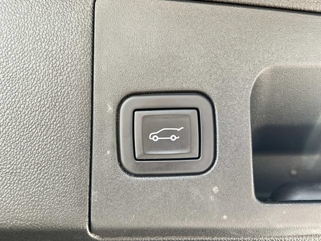 Certified 2024 Cadillac XT5 Luxury w/ LPO, Floor Liner Package AWD/4WD image 11