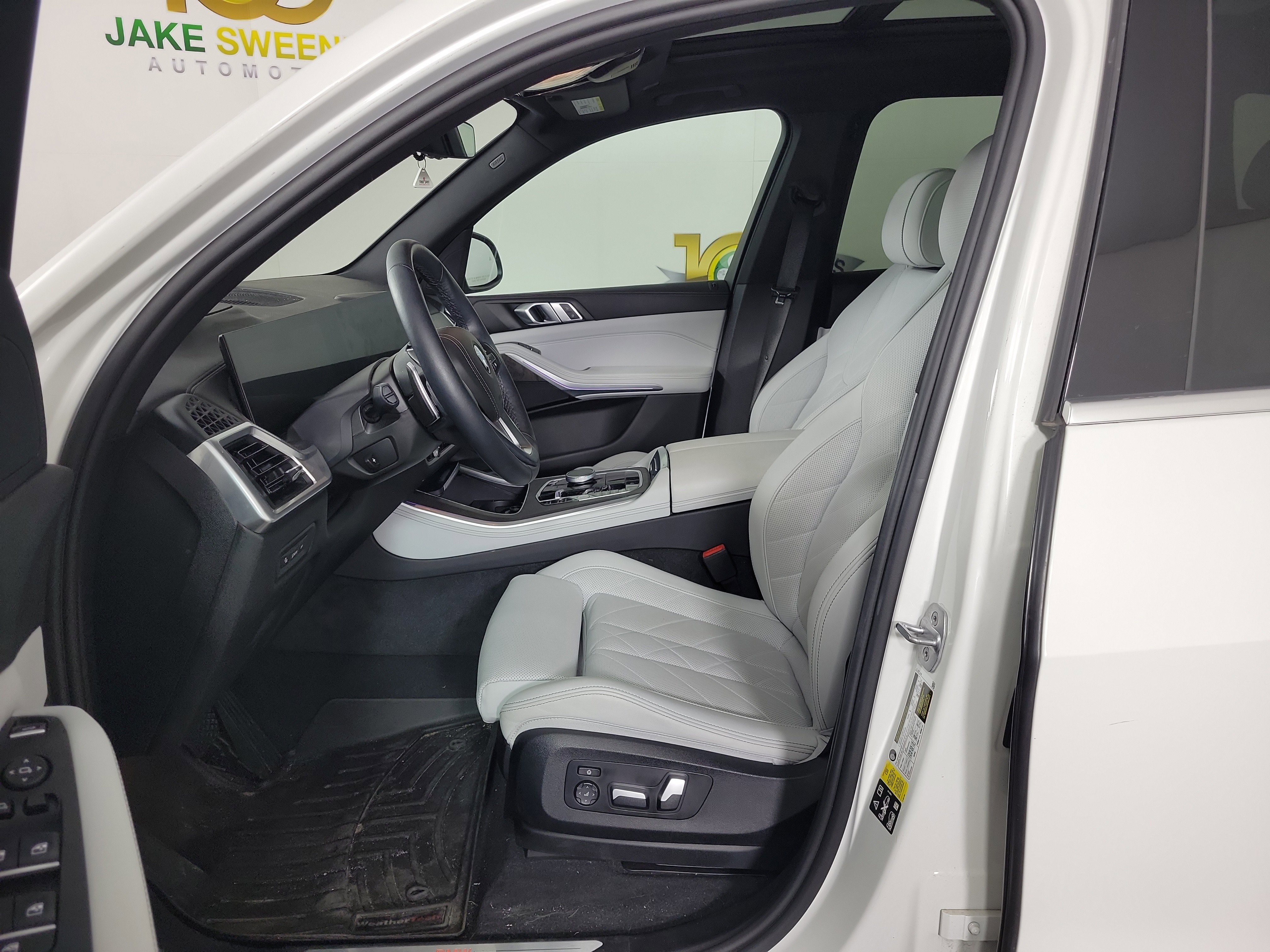 Used 2024 BMW X5 xDrive40i w/ Parking Assistance Package AWD/4WD image 5