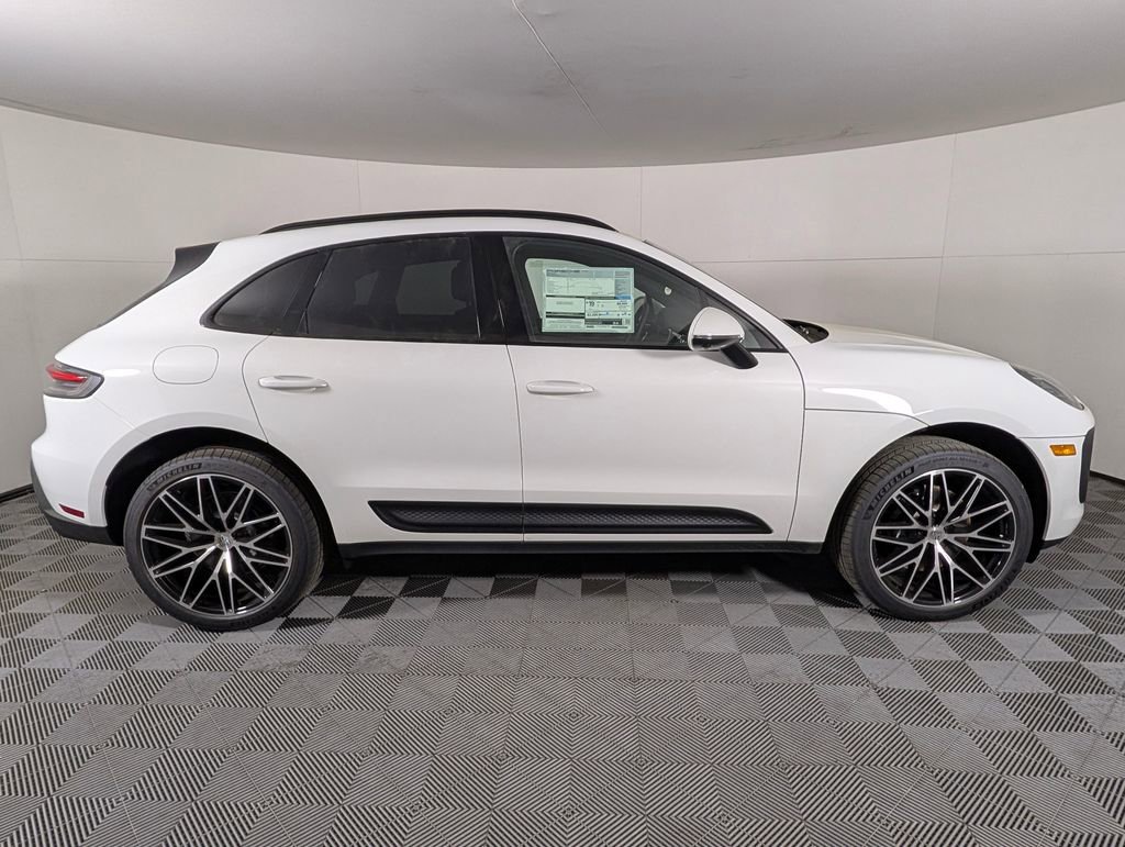 New 2026 Porsche Macan image 8