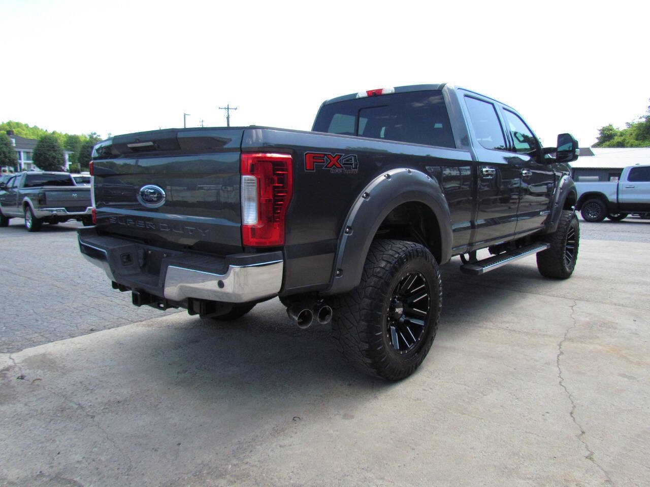 Used 2017 Ford F250 Lariat w/ Lariat Ultimate Package AWD/4WD image 4