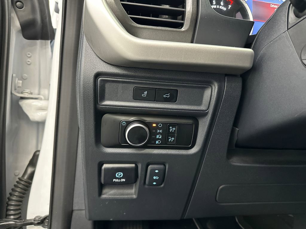 Used 2024 Ford Expedition Max XLT image 34