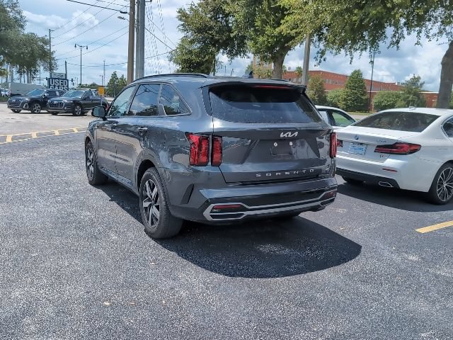 Used 2022 Kia Sorento S FWD image 4