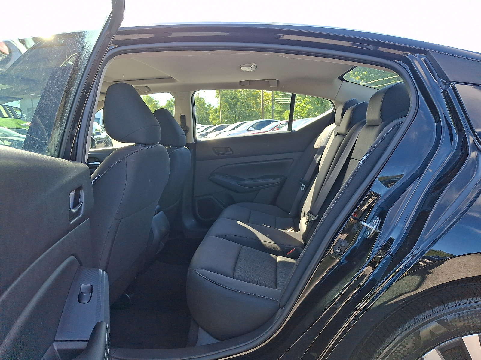Used 2024 Nissan Altima 2.5 SV w/ SV Premium Package FWD image 10