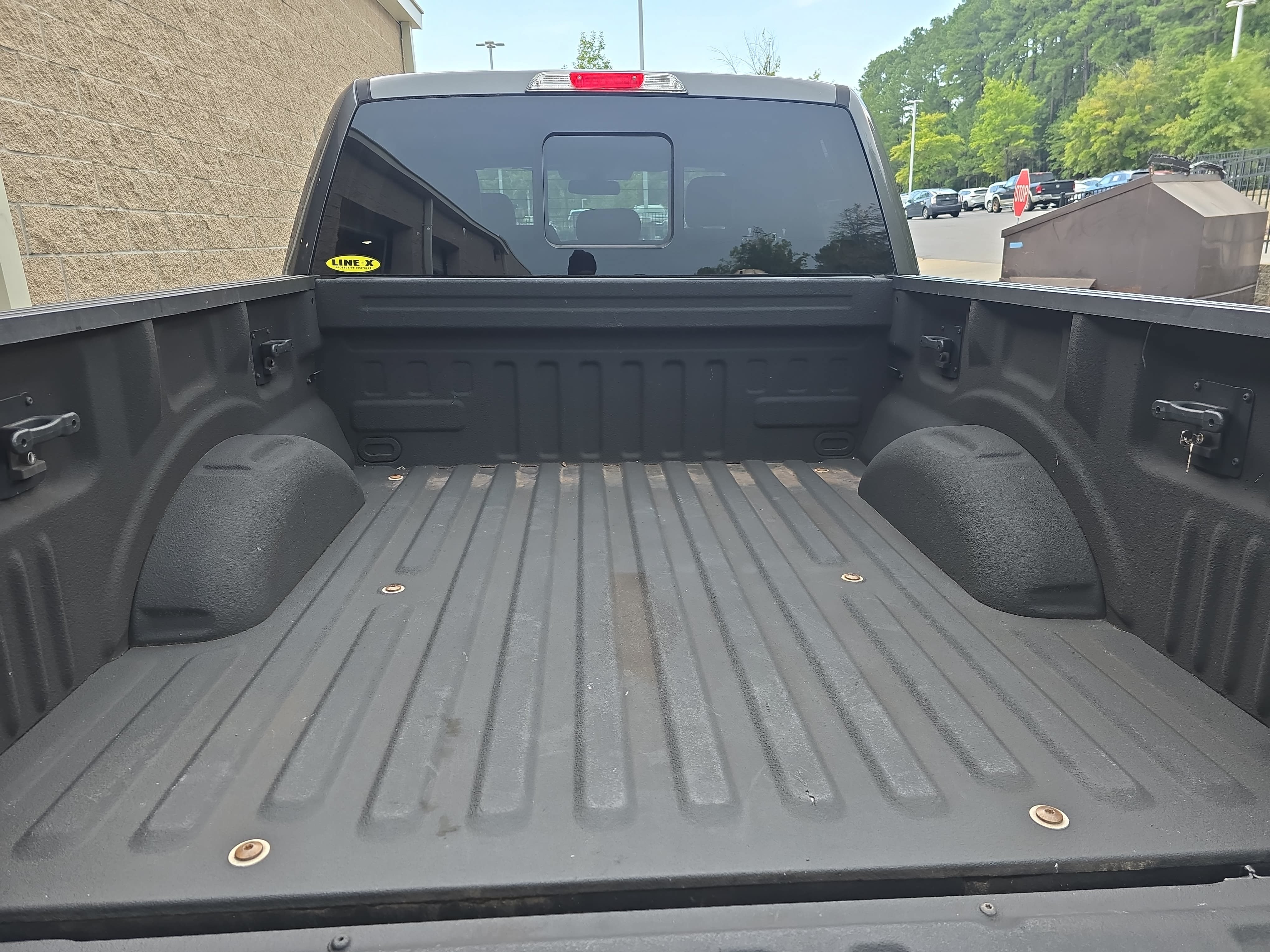 Used 2015 Ford F150 Platinum w/ Equipment Group 701A Luxury AWD/4WD image 12