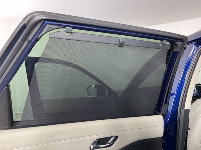 Used 2022 Nissan Pathfinder SL AWD/4WD image 42
