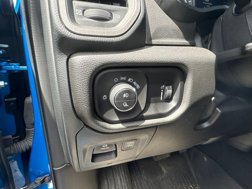 Used 2026 RAM 1500 Warlock AWD/4WD image 16