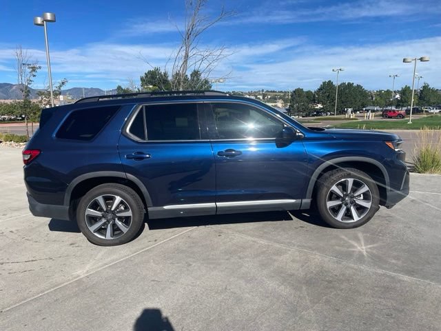 Used 2025 Honda Pilot Touring image 11