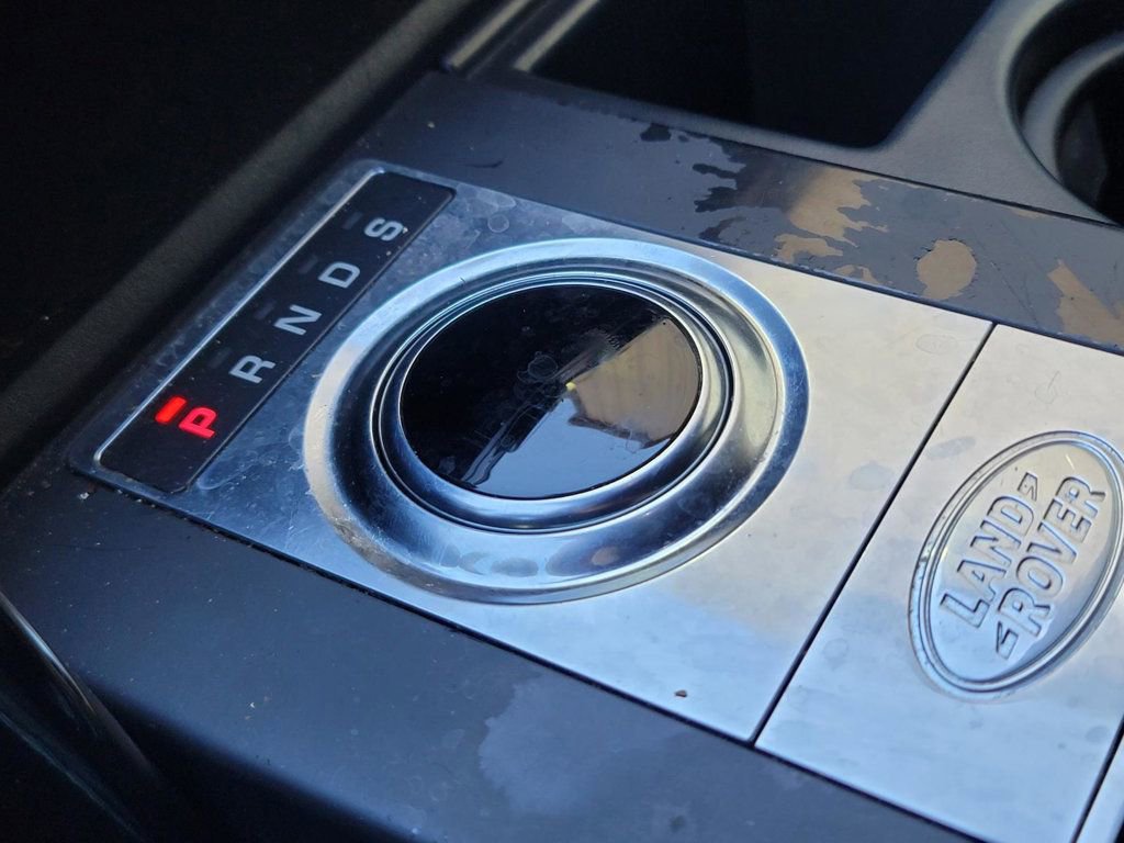 Used 2020 Land Rover Discovery SE image 28