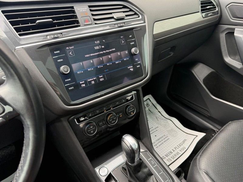 Used 2019 Volkswagen Tiguan SE w/ Panoramic Sunroof Package AWD/4WD image 25