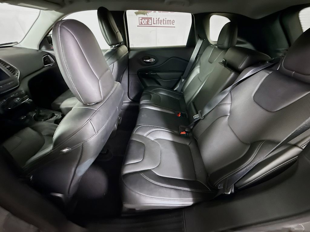 Used 2023 Jeep Cherokee Altitude Lux image 27