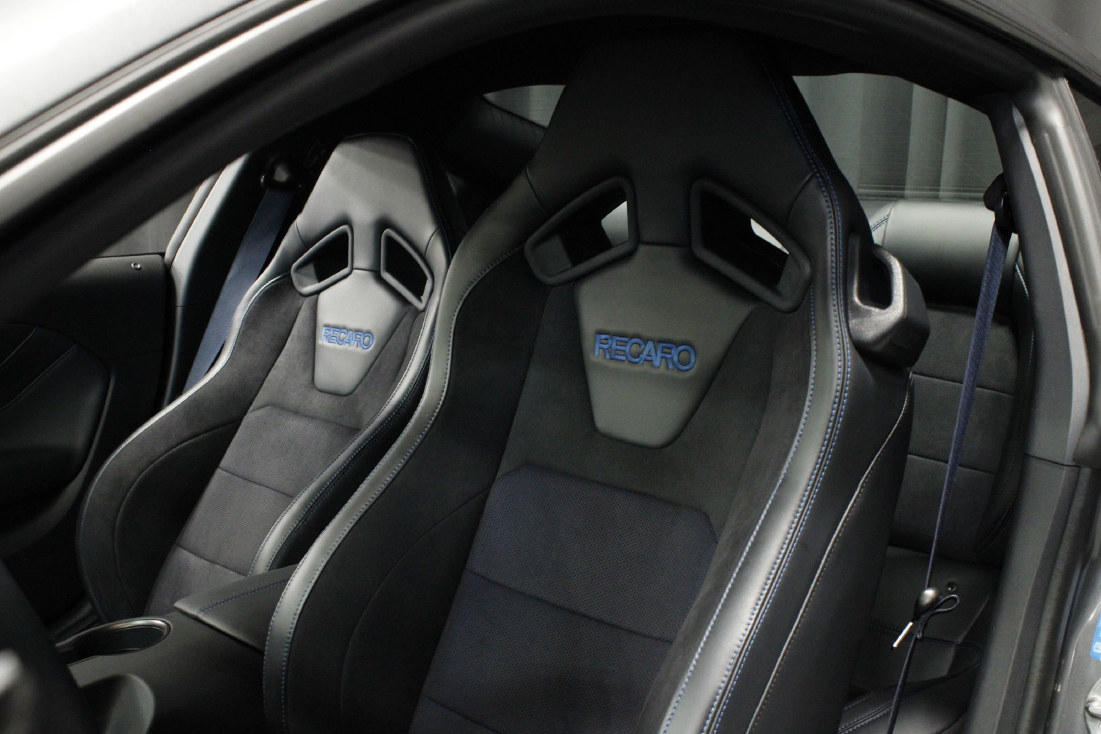 Used 2024 Ford Mustang Dark Horse RWD image 5