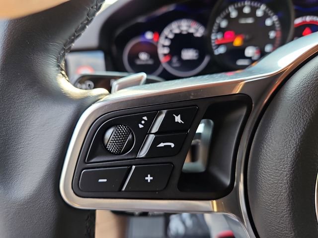 Used 2023 Porsche Cayenne Platinum Edition image 30