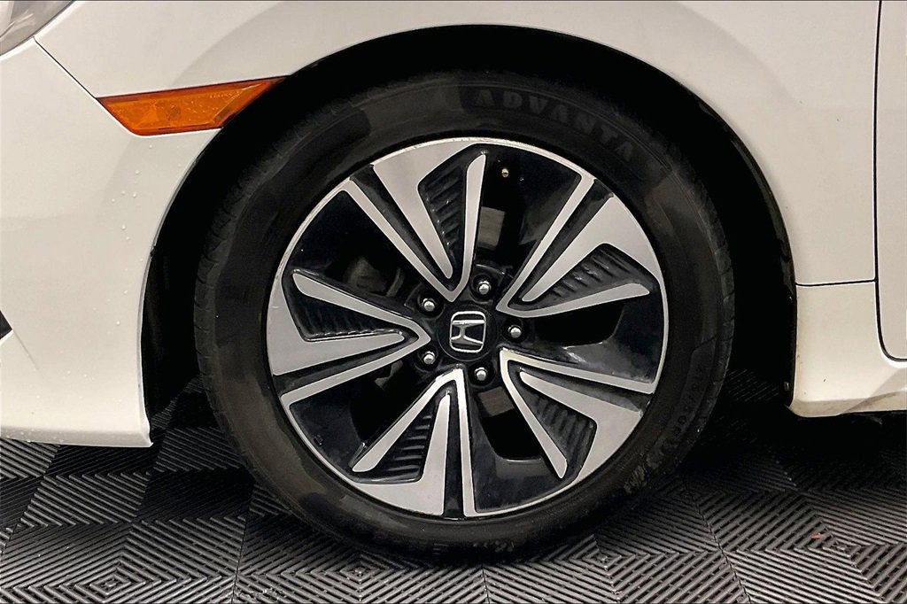 Used 2017 Honda Civic EX-T image 7
