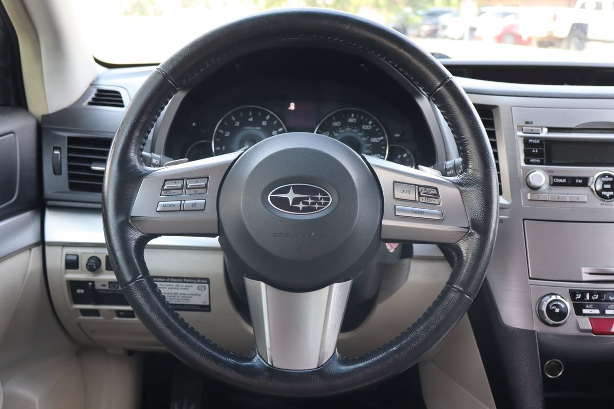 Used 2010 Subaru Outback 2.5i Premium AWD/4WD image 18