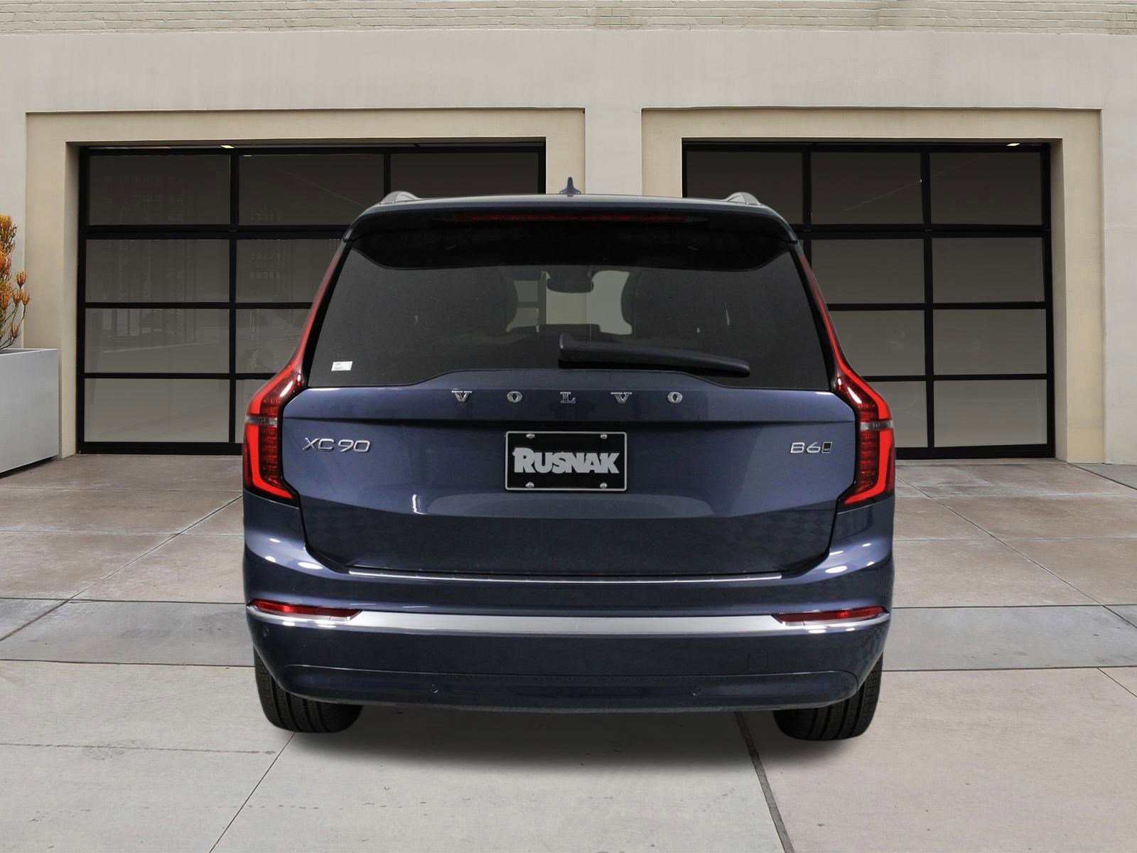 New 2026 Volvo XC90 B6 Plus w/ Protection Package Premier image 4