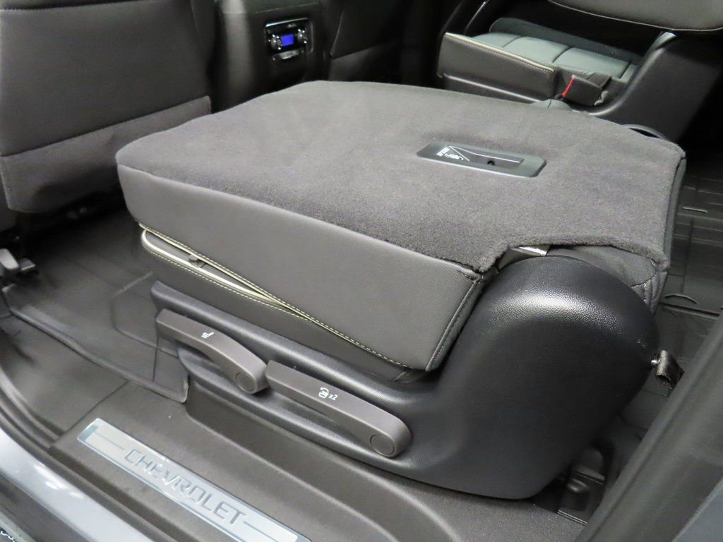 Used 2025 Chevrolet Suburban Premier image 63
