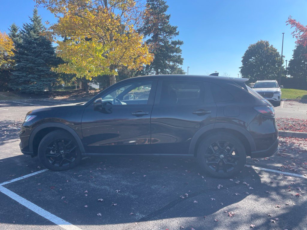 Used 2025 Honda HR-V Sport image 9