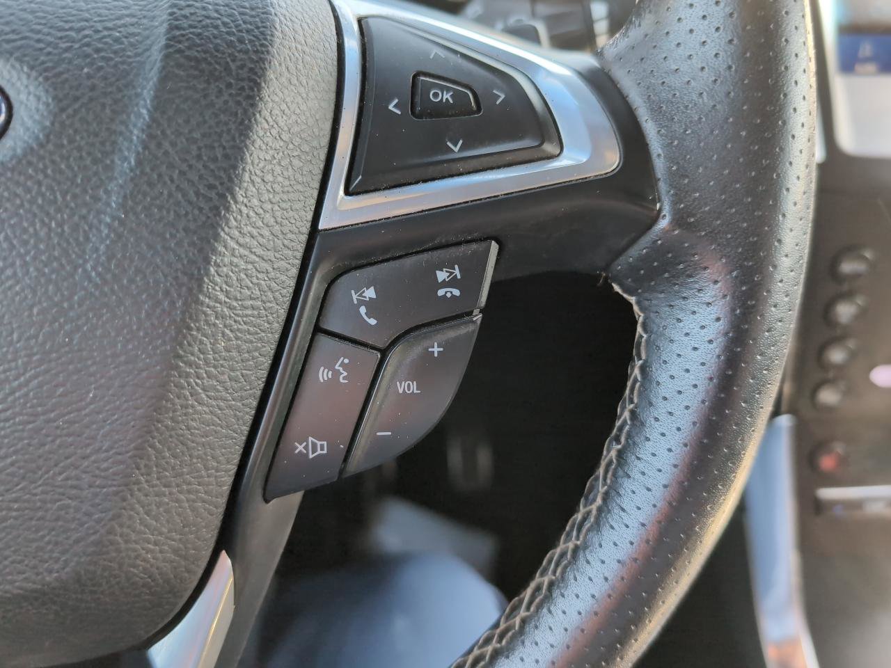 Used 2020 Ford Edge ST w/ Cold Weather Package AWD/4WD image 17