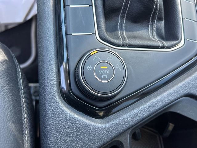 Used 2023 Volkswagen Taos SE image 24