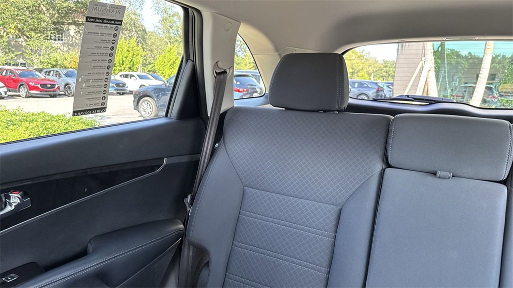 Used 2018 Kia Sorento L image 18