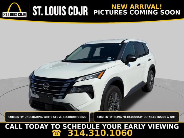 Used 2024 Nissan Rogue S AWD/4WD image 1