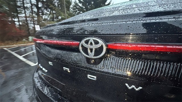 Used 2024 Toyota Crown Limited image 32