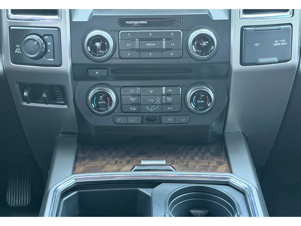 Used 2017 Ford F250 Platinum w/ Platinum Ultimate Package AWD/4WD image 19