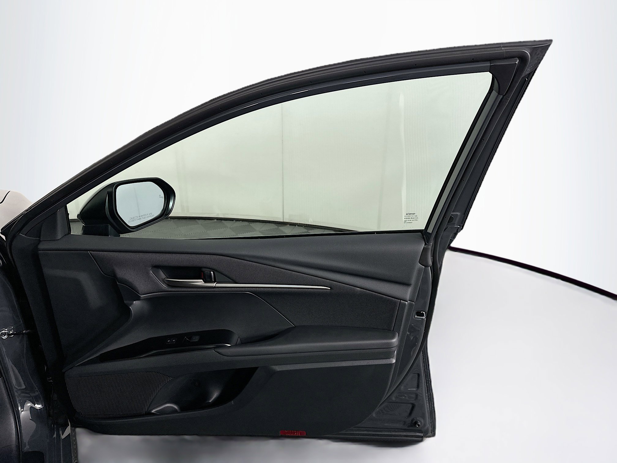 Used 2025 Toyota Camry LE image 30