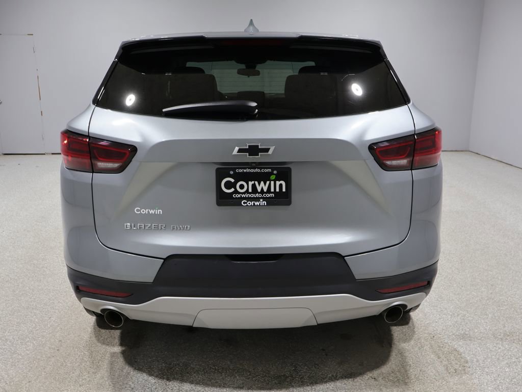 Used 2023 Chevrolet Blazer LT image 3