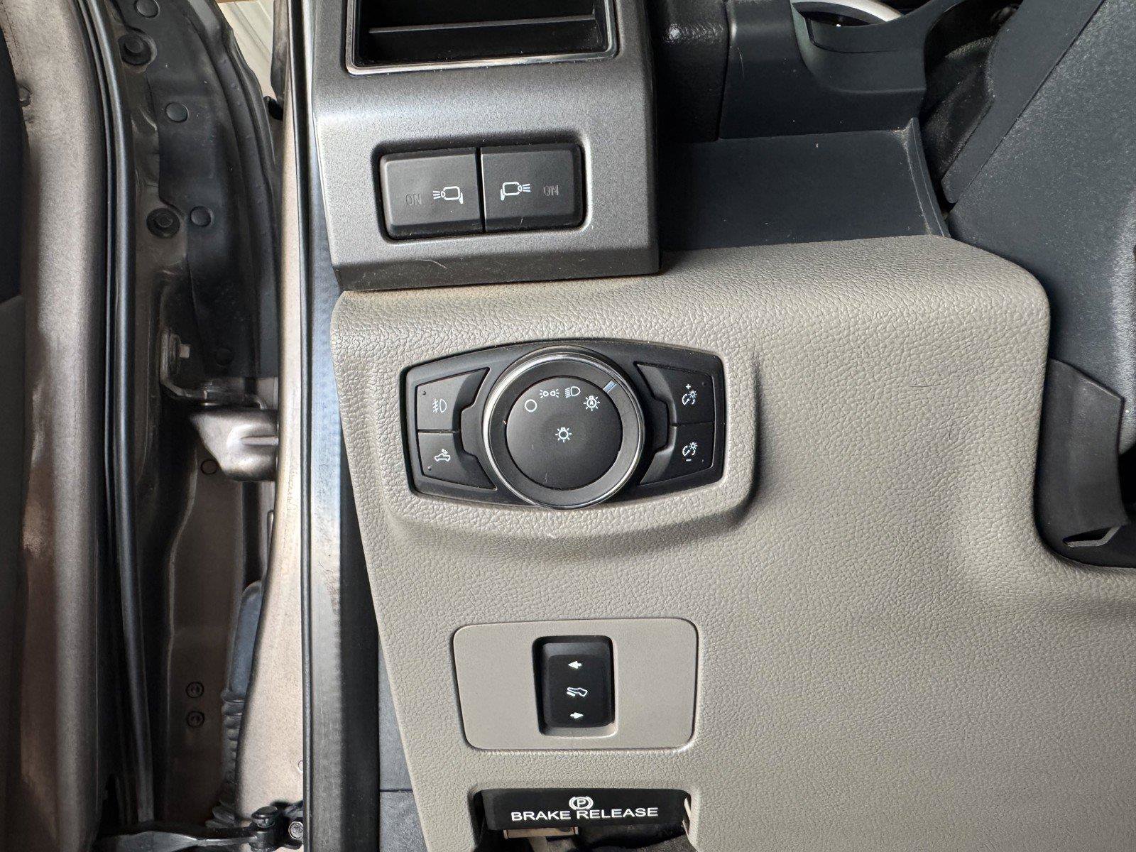 Used 2022 Ford F350 XLT w/ XLT Premium Package AWD/4WD image 19