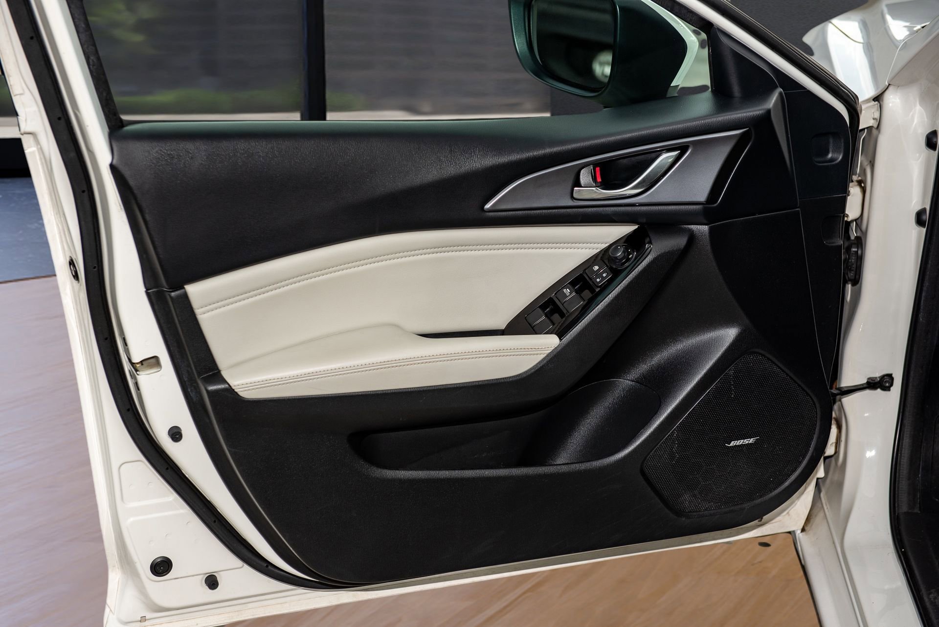 Used 2018 MAZDA MAZDA3 Grand Touring image 14