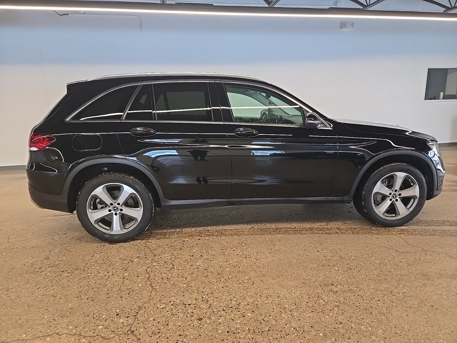 Used 2021 Mercedes-Benz GLC 300 4MATIC image 6