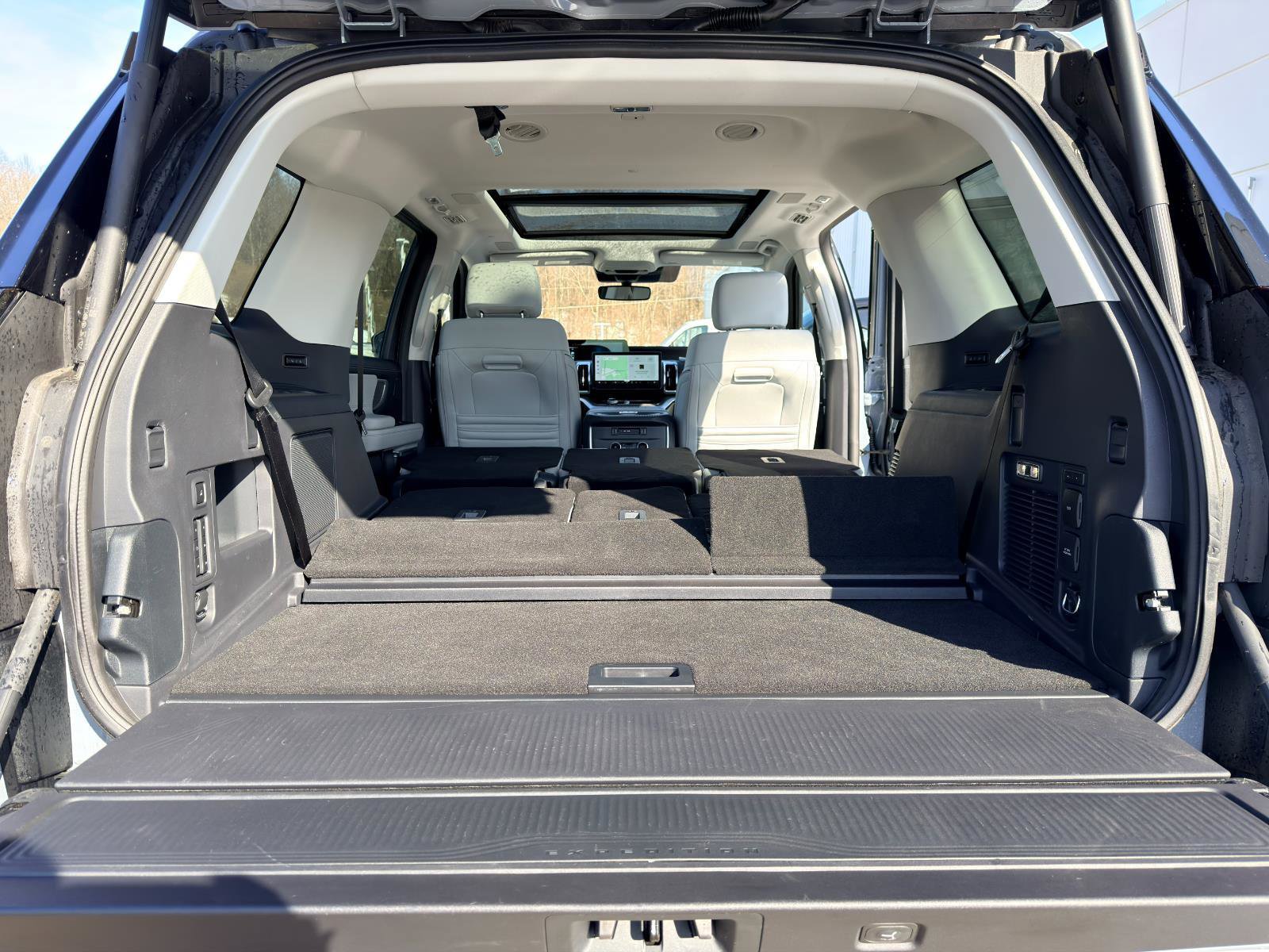 New 2025 Ford Expedition Platinum w/ Platinum Ultimate Package image 38