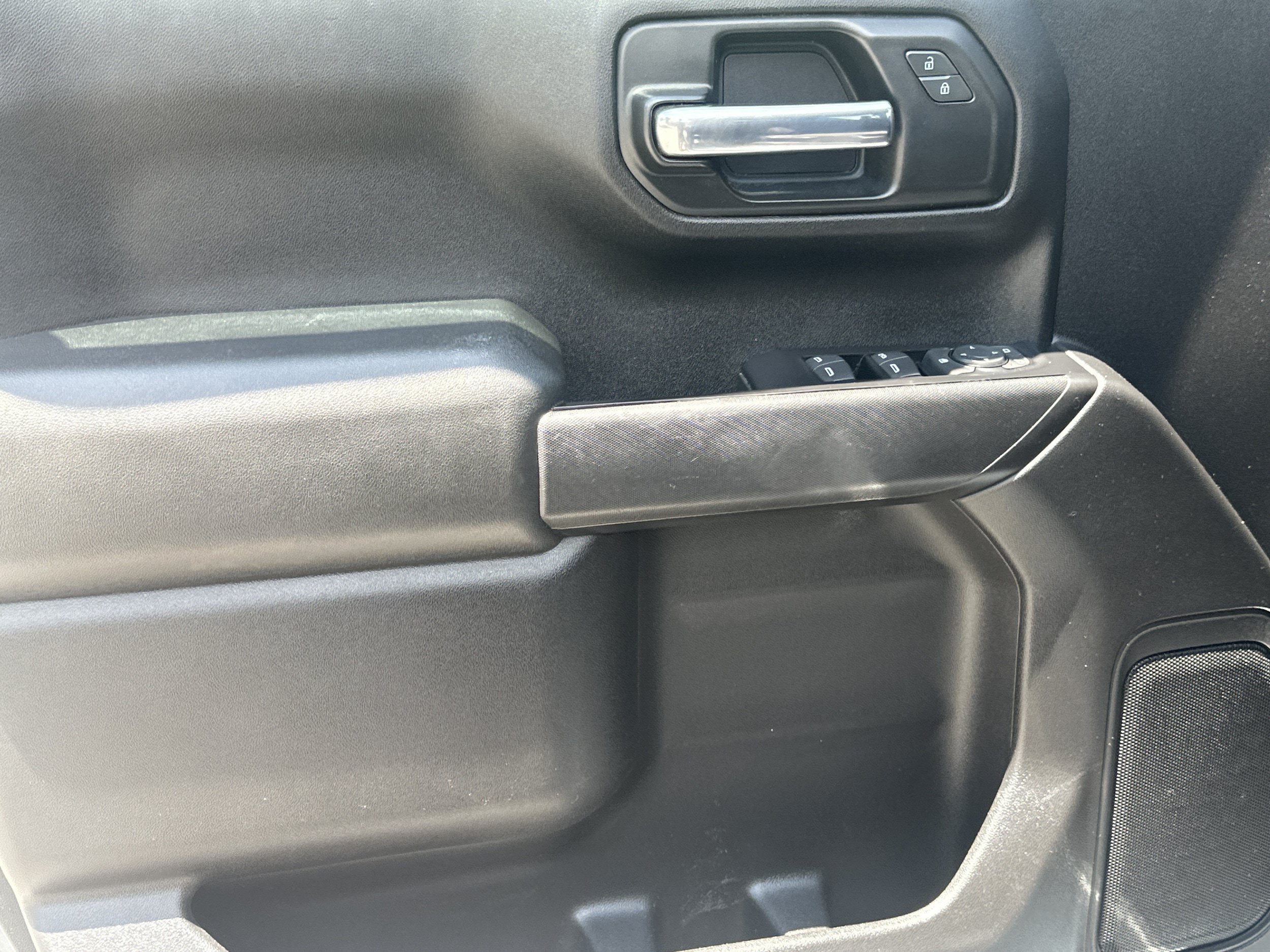 Used 2020 Chevrolet Silverado 1500 Custom Trail Boss w/ Custom Convenience Package AWD/4WD image 10