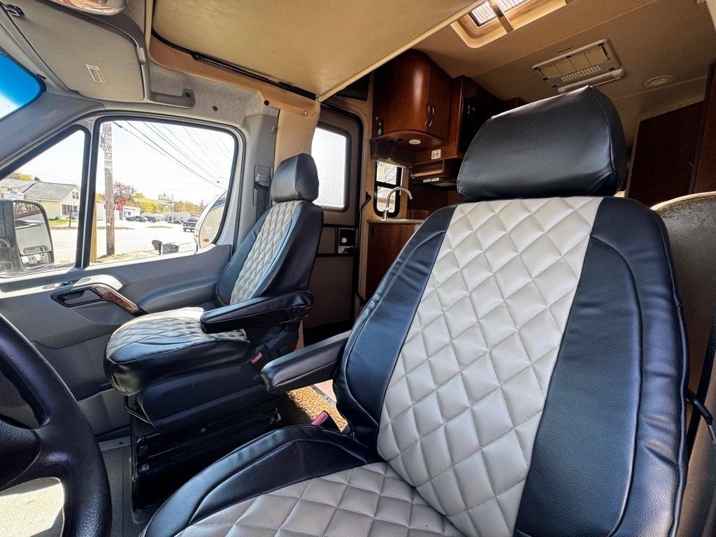 Used 2013 Mercedes-Benz Sprinter 3500 image 18