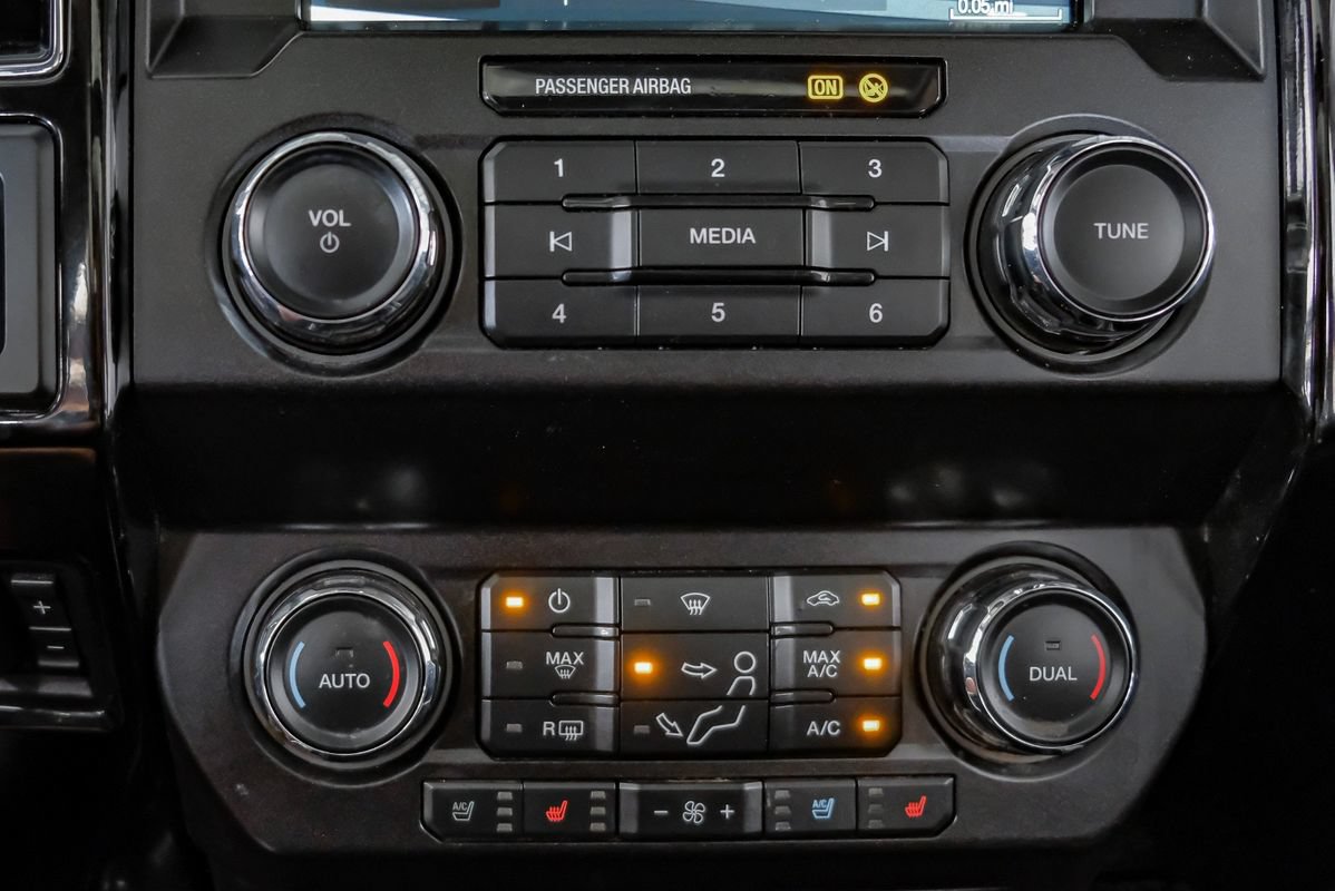 Used 2019 Ford F250 Lariat w/ Lariat Ultimate Package AWD/4WD image 26