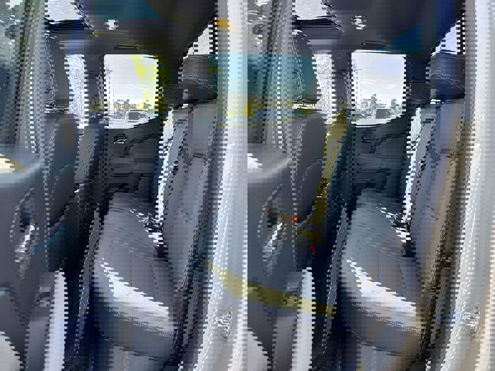 Used 2023 Chevrolet Colorado ZR2 w/ ZR2 Convenience Package III image 31