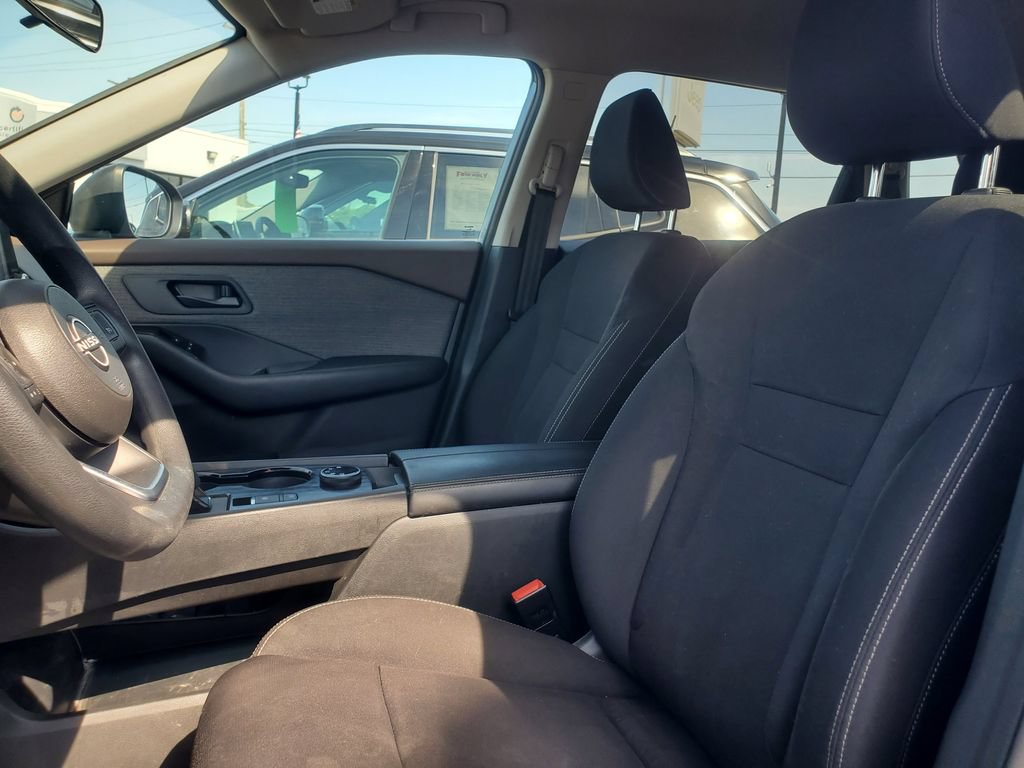 Used 2023 Nissan Rogue S AWD/4WD image 6