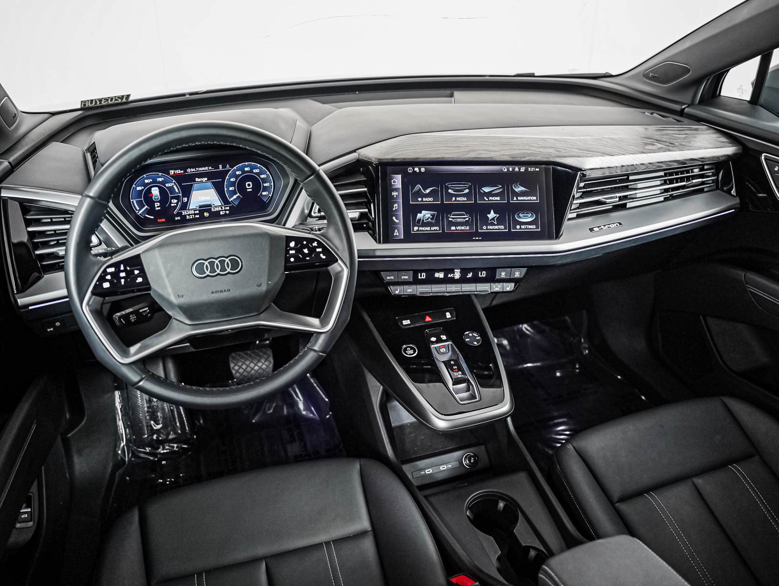 Used 2023 Audi Q4 e-tron Premium Plus w/ Premium Plus AWD/4WD image 17