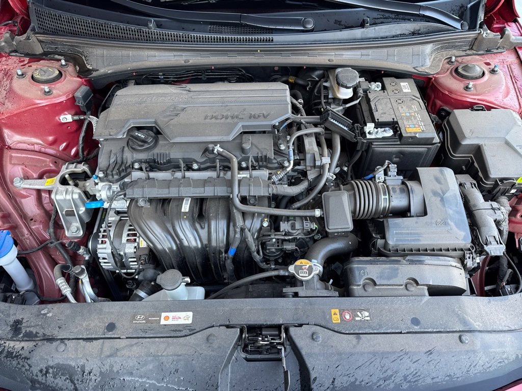 Certified 2025 Hyundai Elantra Sport image 21