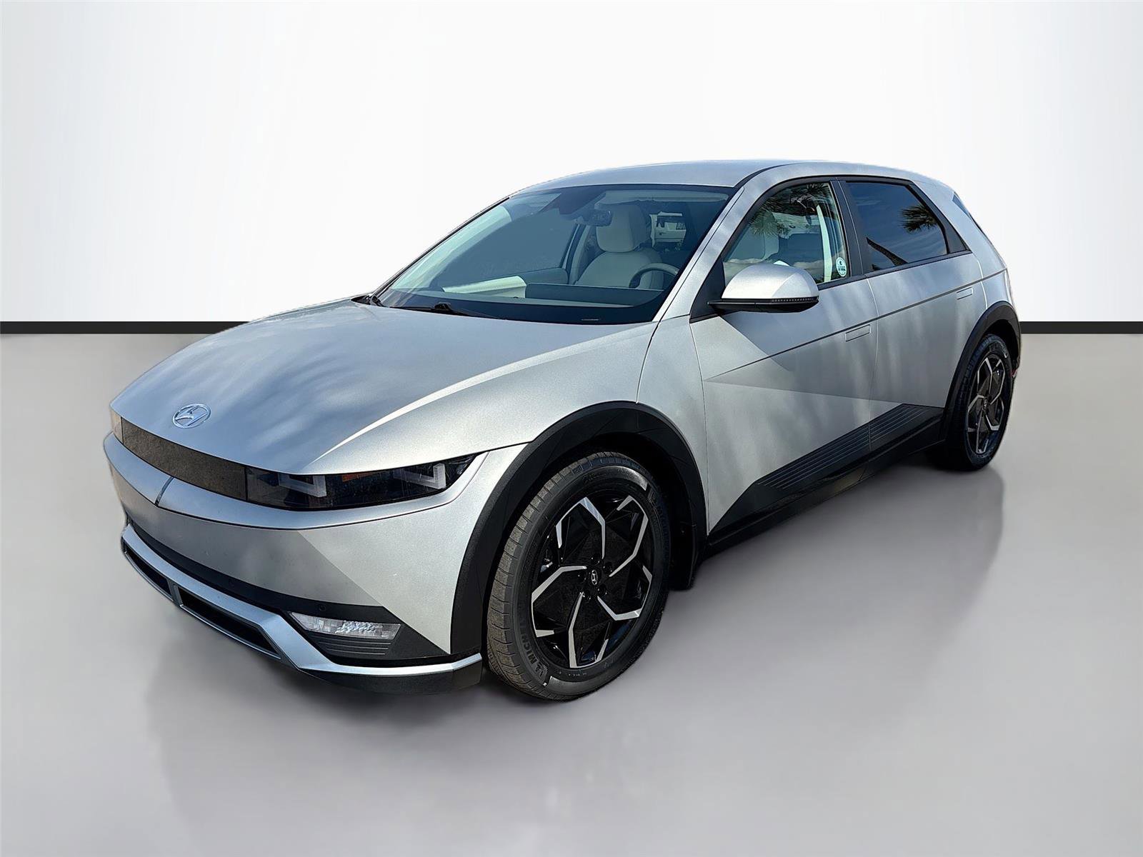 Used 2023 Hyundai Ioniq 5 SEL image 3