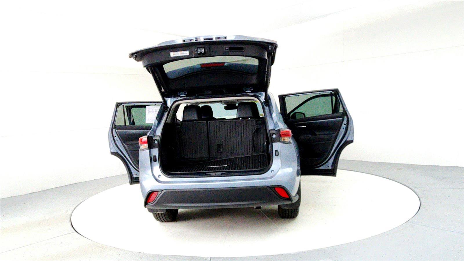 Certified 2022 Toyota Highlander XLE image 11