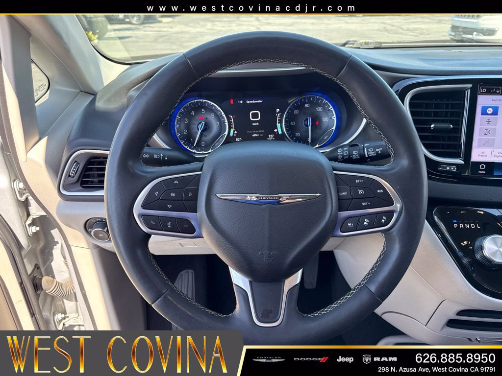 Used 2024 Chrysler Pacifica Touring-L FWD image 23
