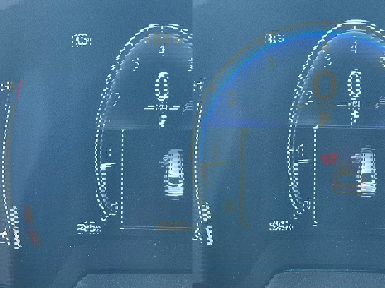 Used 2025 Toyota Corolla Cross XLE w/ Convenience Package image 11