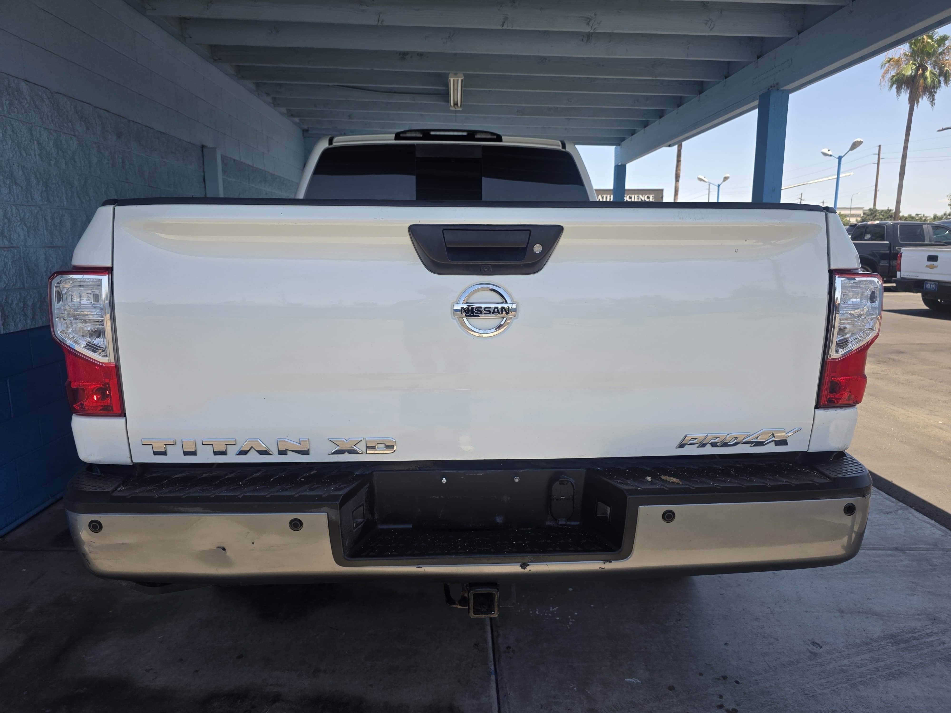 Used 2019 Nissan Titan PRO-4X w/ Pro-4x Utility Package AWD/4WD image 4