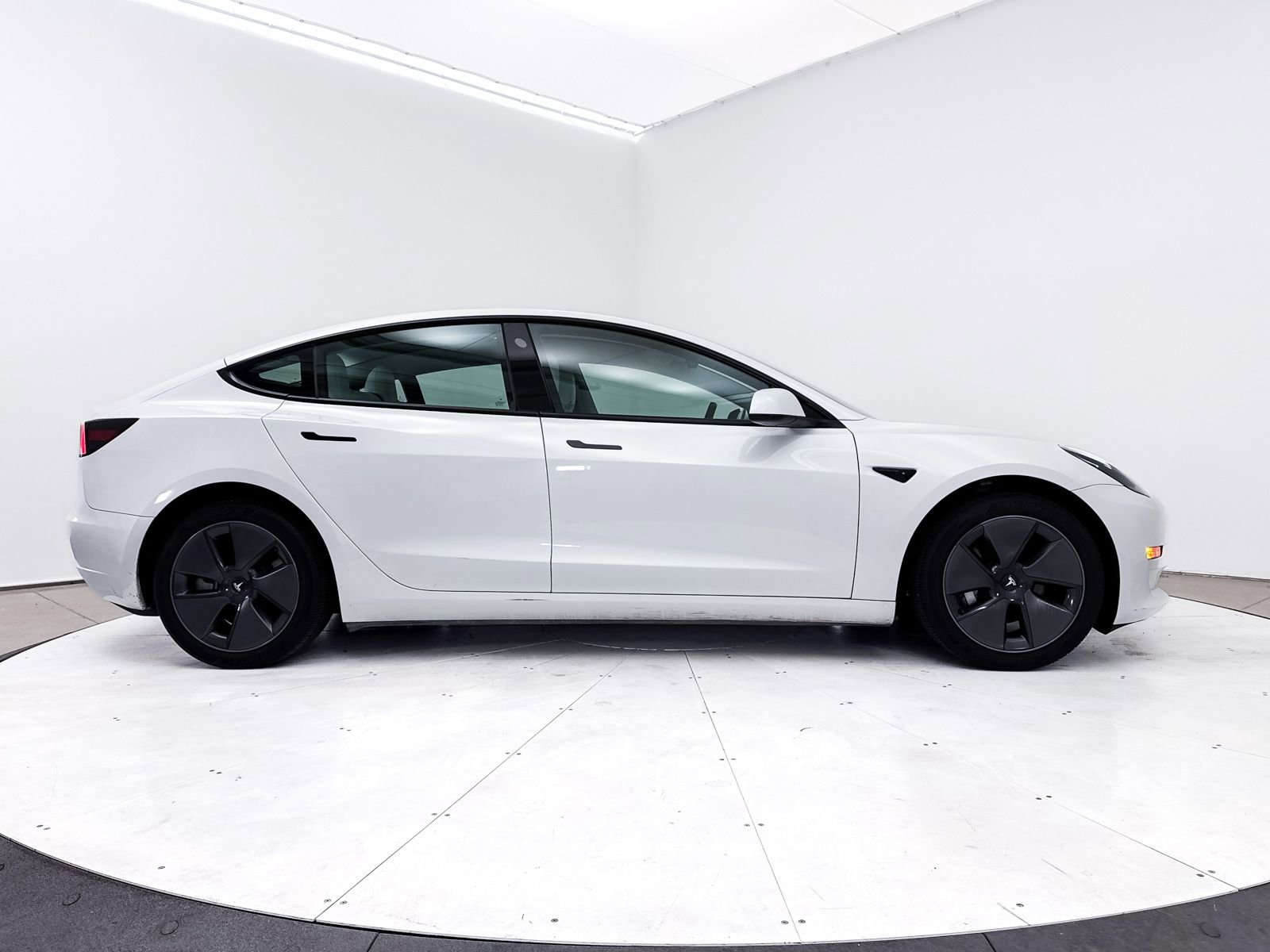 Used 2023 Tesla Model 3 Standard Range RWD image 36