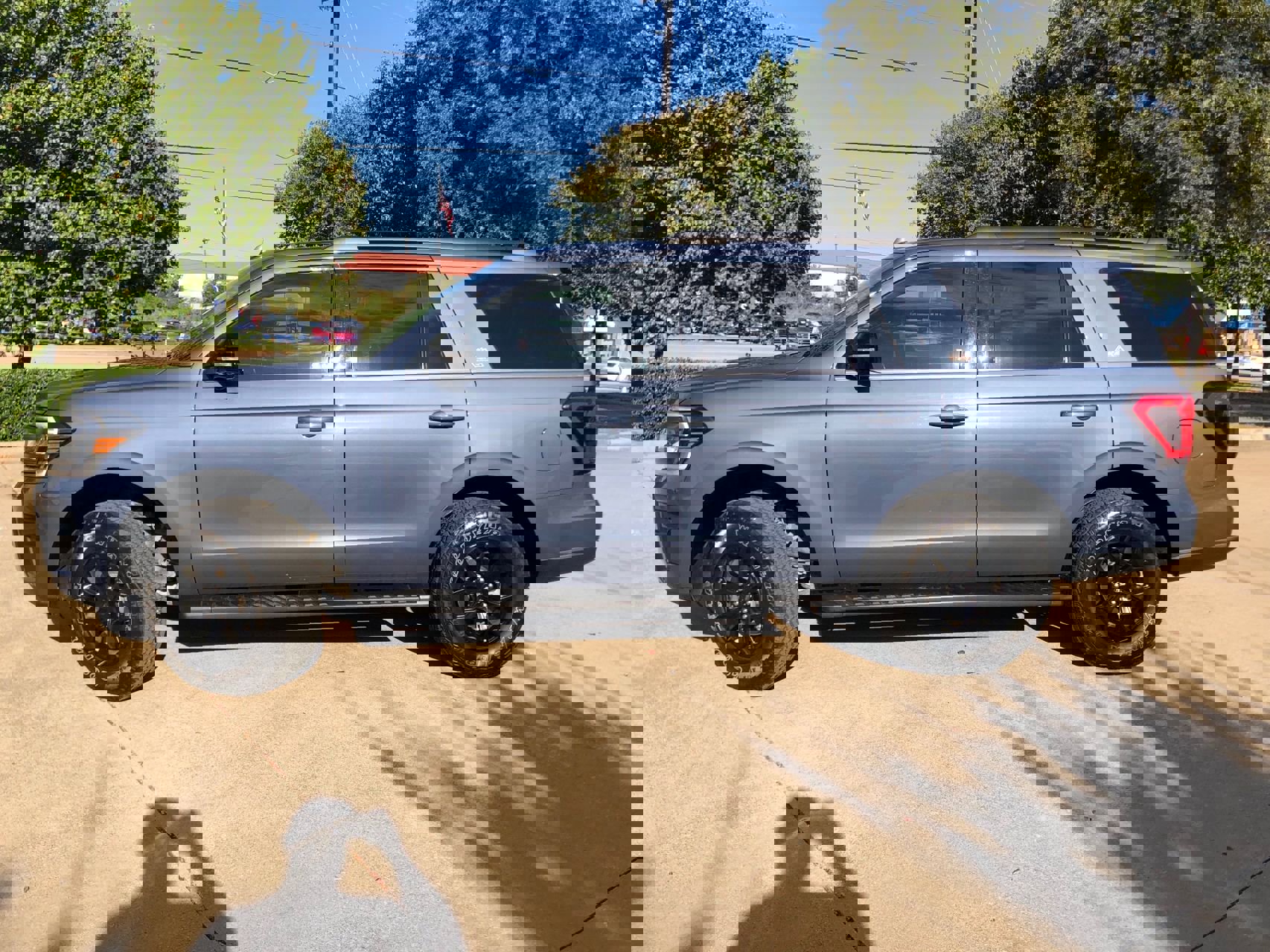 Used 2022 Ford Expedition Timberline image 2